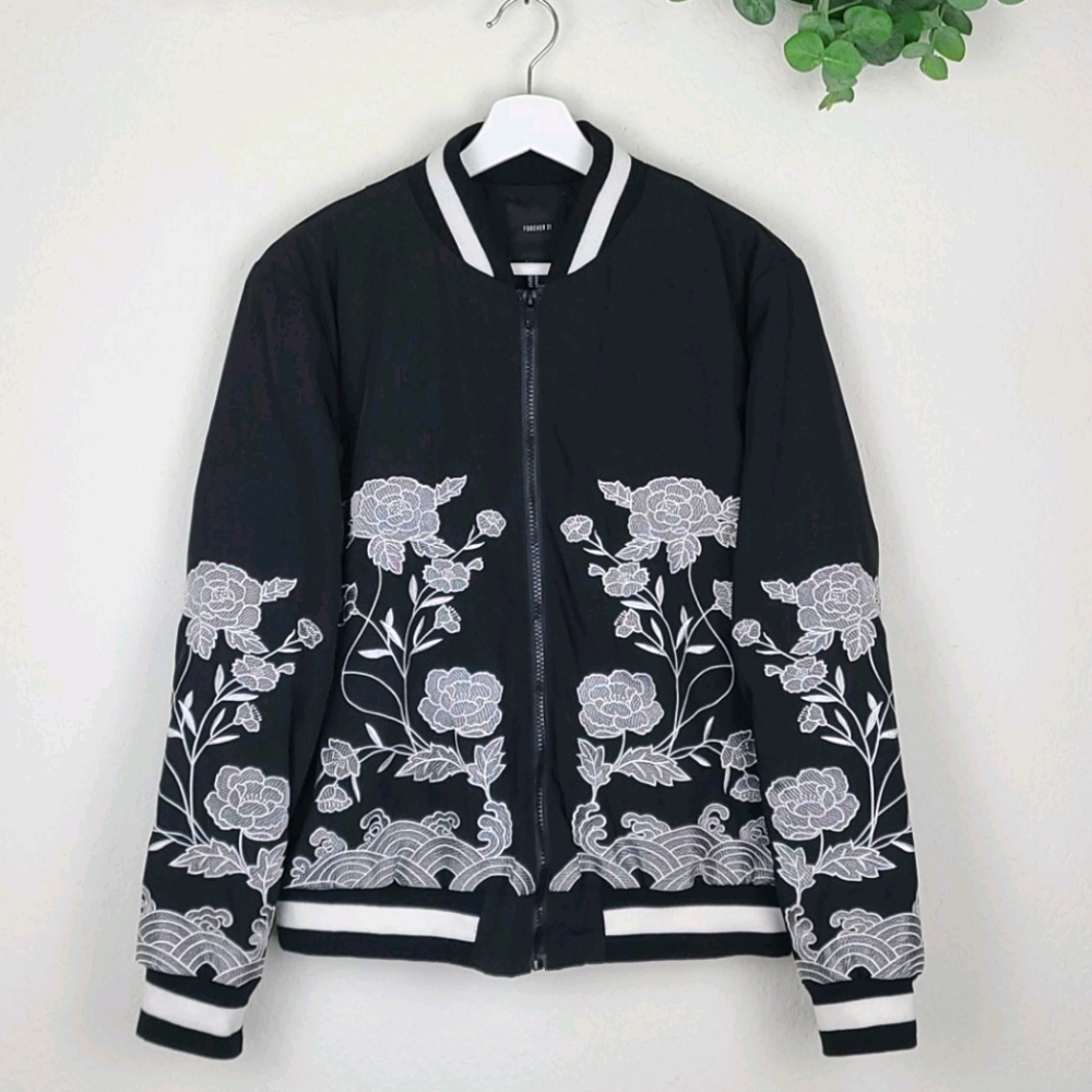 Forever 21 Floral Black White Jacket Sporty Bomber Long Sleeve M
